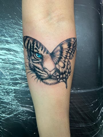 Joanna Szpernoga - Tiger Butterfly Tattoos