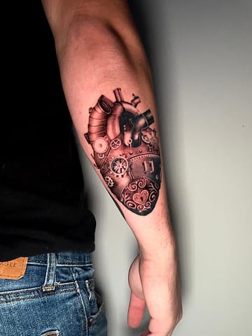 Allyssa-Bollmann- Anatomical Heart-Tattoos