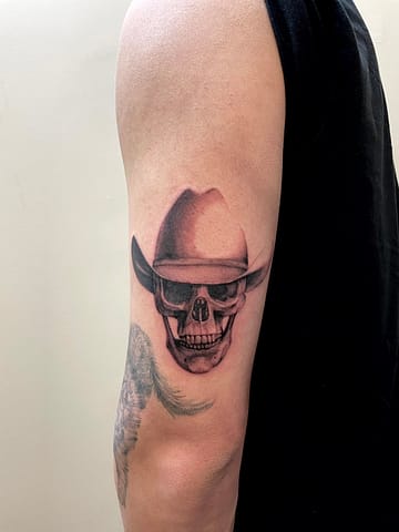 Allyssa-Bollmann- Skull -Tattoos